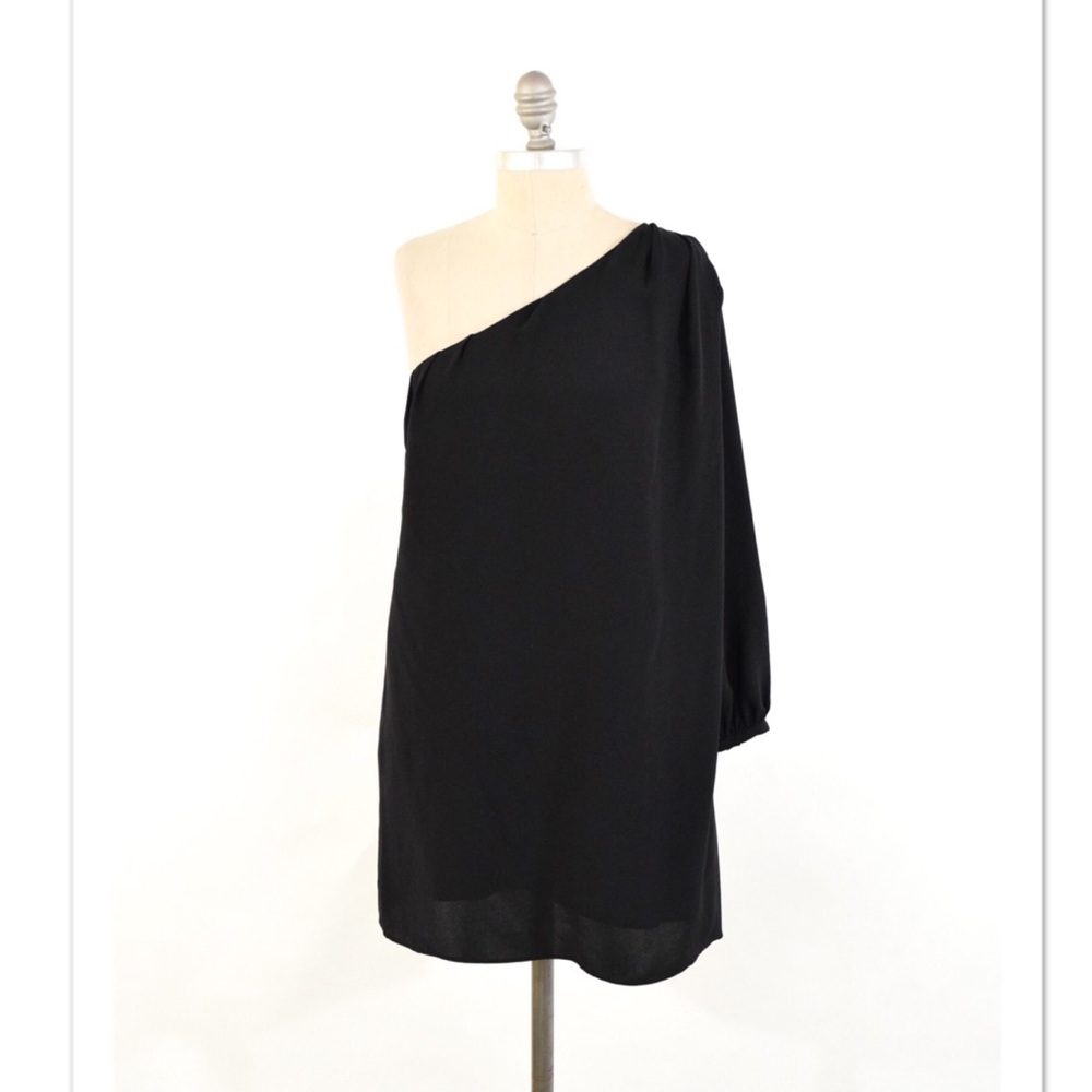 Elizabeth & James one-shoulder little black dress - Size M